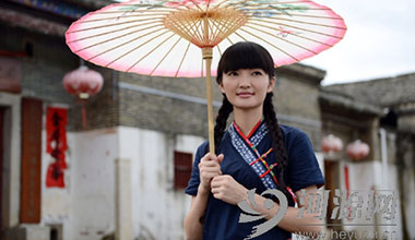 “中國最美客家妹”鐘彩媚受我司邀請?jiān)诤釉磁溺R