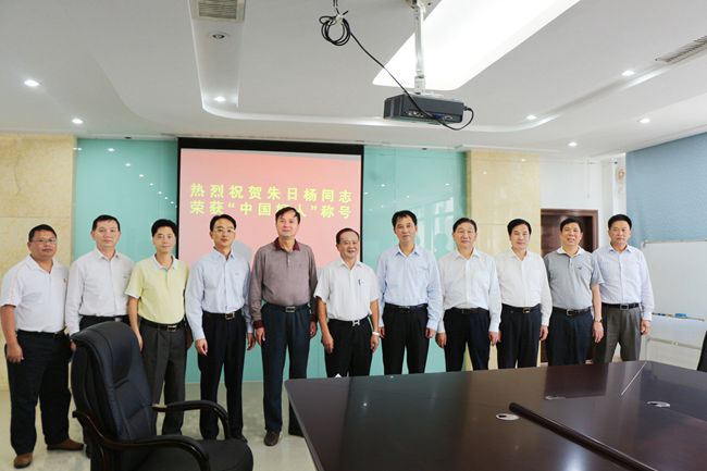 1532932571424375.jpg 2.jpg